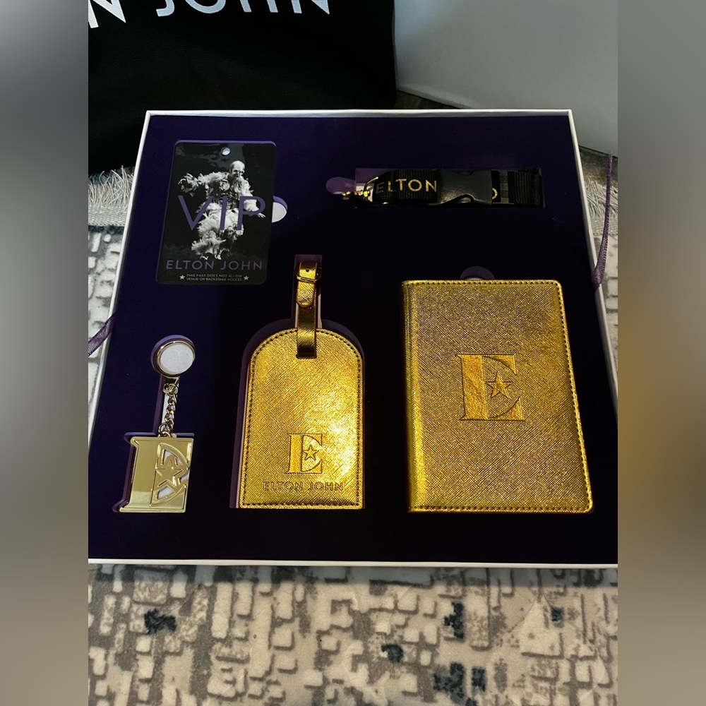 ELTON JOHN VIP BUNDLE - Picture 3 of 9
